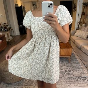 American Eagle puff-sleeve dress
